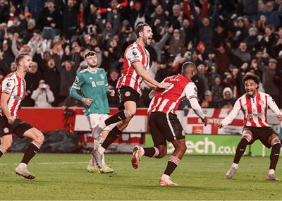 💡朝のニュース: リバプール 2-3 ビーズ、マンチェスター・ユナイテッド 4-2 ブライトン