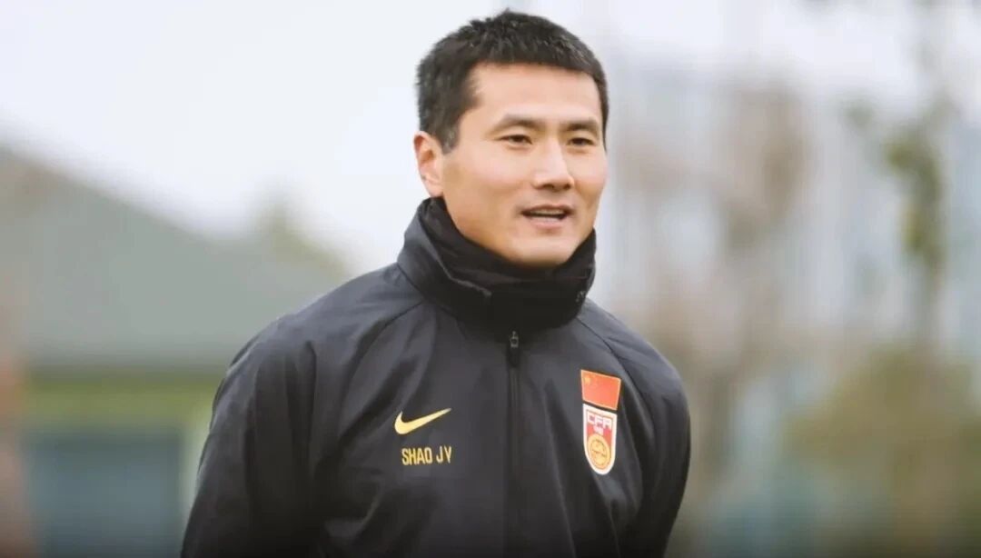 記者: シャオ・ジア氏は郭安監督に就任すると予想されていましたが、ベテラン選手がシャオ・シュアイ氏の代表チーム復帰に意欲を示しています。