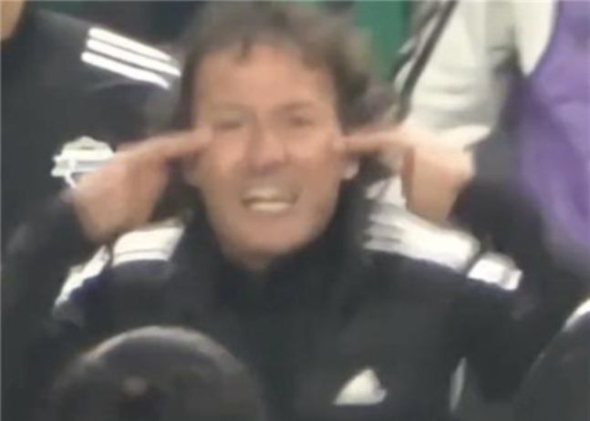 韓国プロサッカー審判協会は、審判について大騒ぎした全北アシスタントコーチを人種差別で告発した。