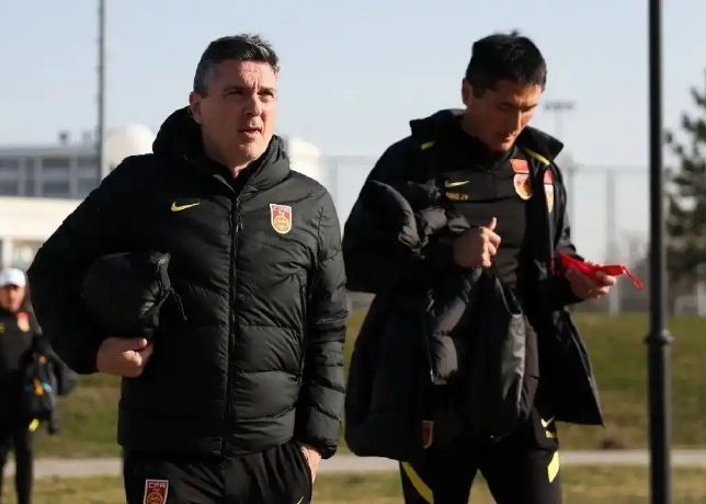 北清：邵佳氏が代表候補選手の視察のため成都に到着するとすぐに、サッカー代表チームの冬季トレーニングスケジュールを決定するのは困難となった