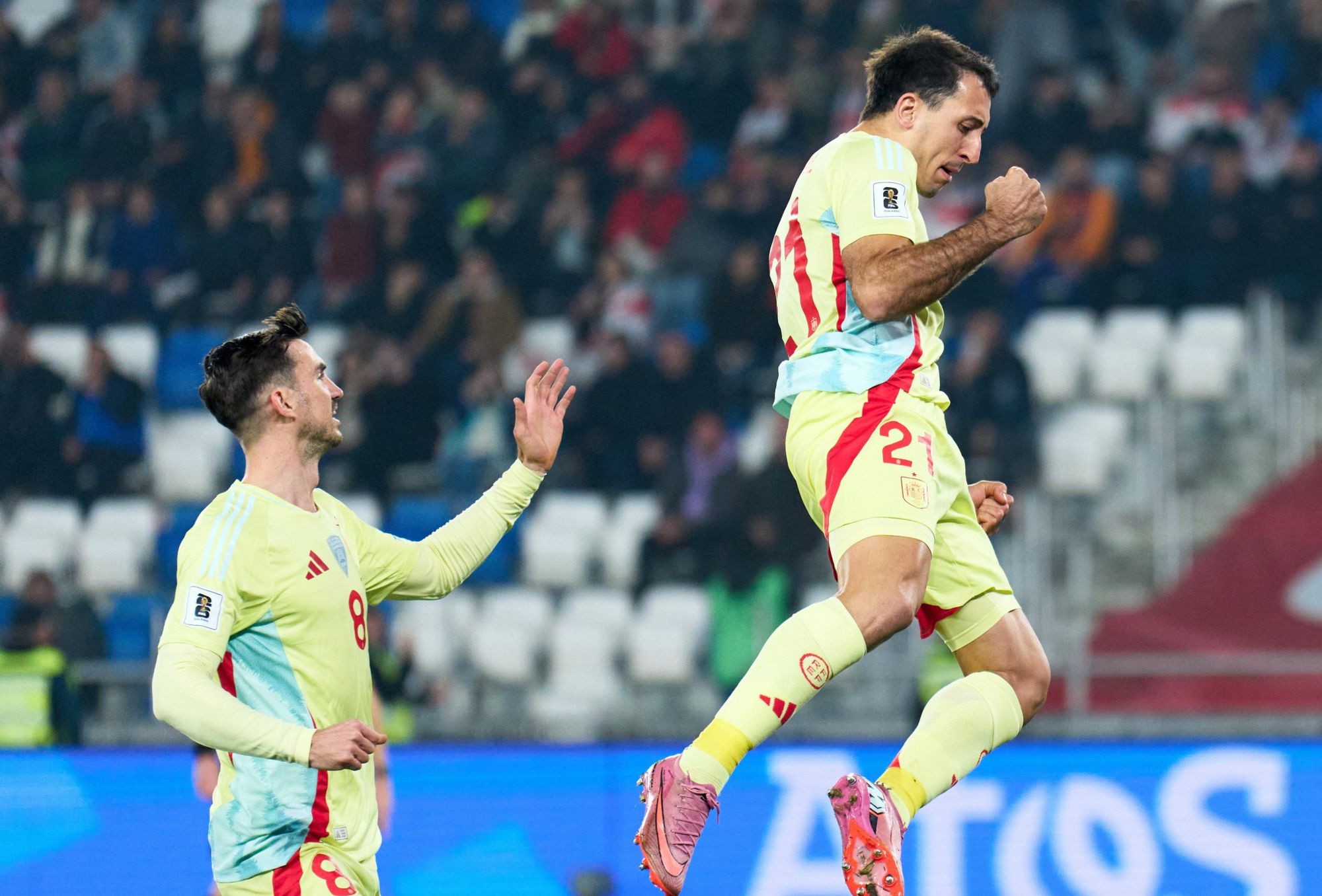 スペインがジョージアを4-0で破り、公式戦30試合連続無敗という球団史上新記録を樹立した