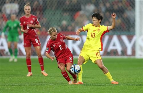 中国女子サッカーチーム vs ハイチ女子サッカーチーム