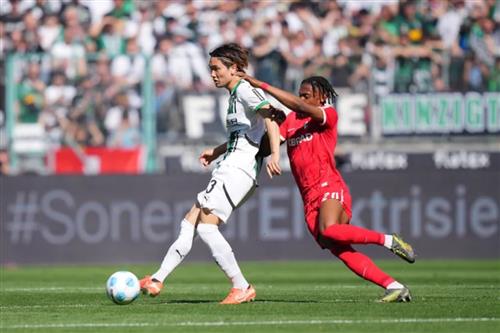 B. メンヒェングラートバッハ vs SC フライブルク