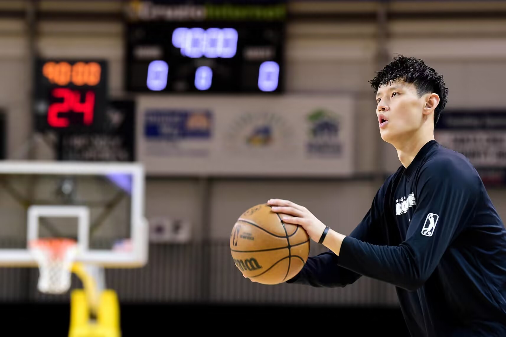 オーストラリアのメディア: ゼン・ファンボは現在メルボルンで練習中で、多くのNBLチームの注目を集めている
